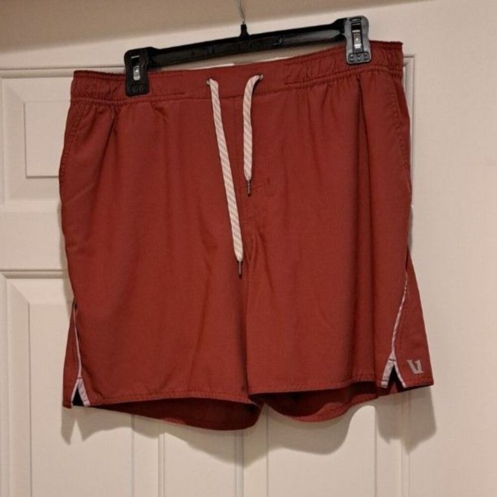 Vuori Trail Short The Rise The Shine Clay Red Men's Athletic Shorts Size Large
